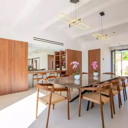 Barra 105 Acces Private Pool فيلة سان تروبيه